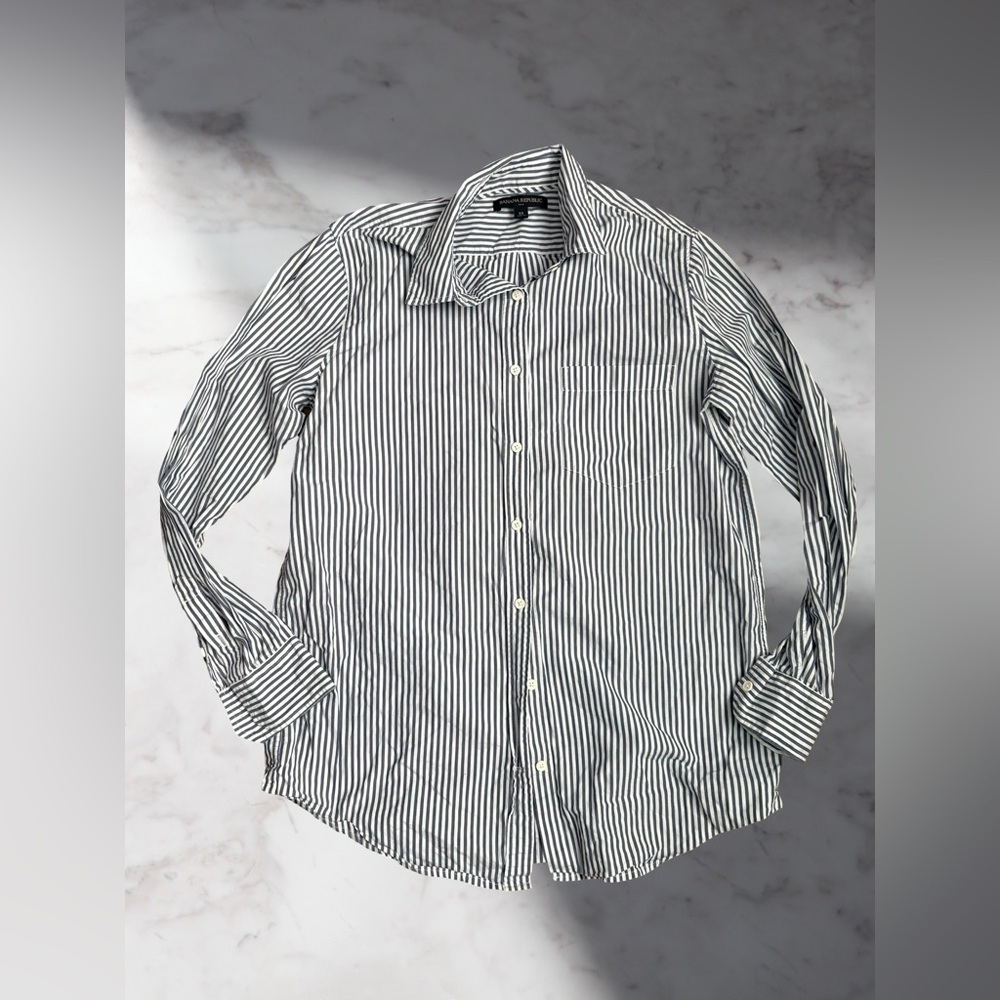 Banana Republic Classic Grey  and White Striped Women’s Shirt Size XS